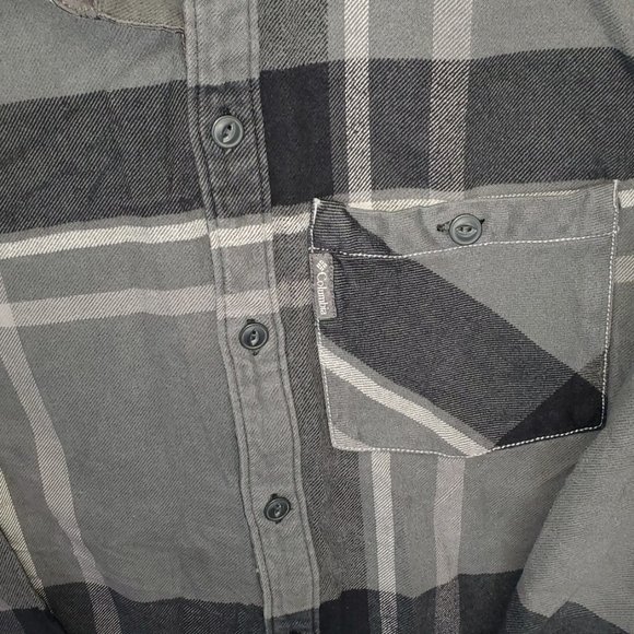 Columbia Black/Grey/light Grey shirt with large plaid panels size L - Picture 3 of 4